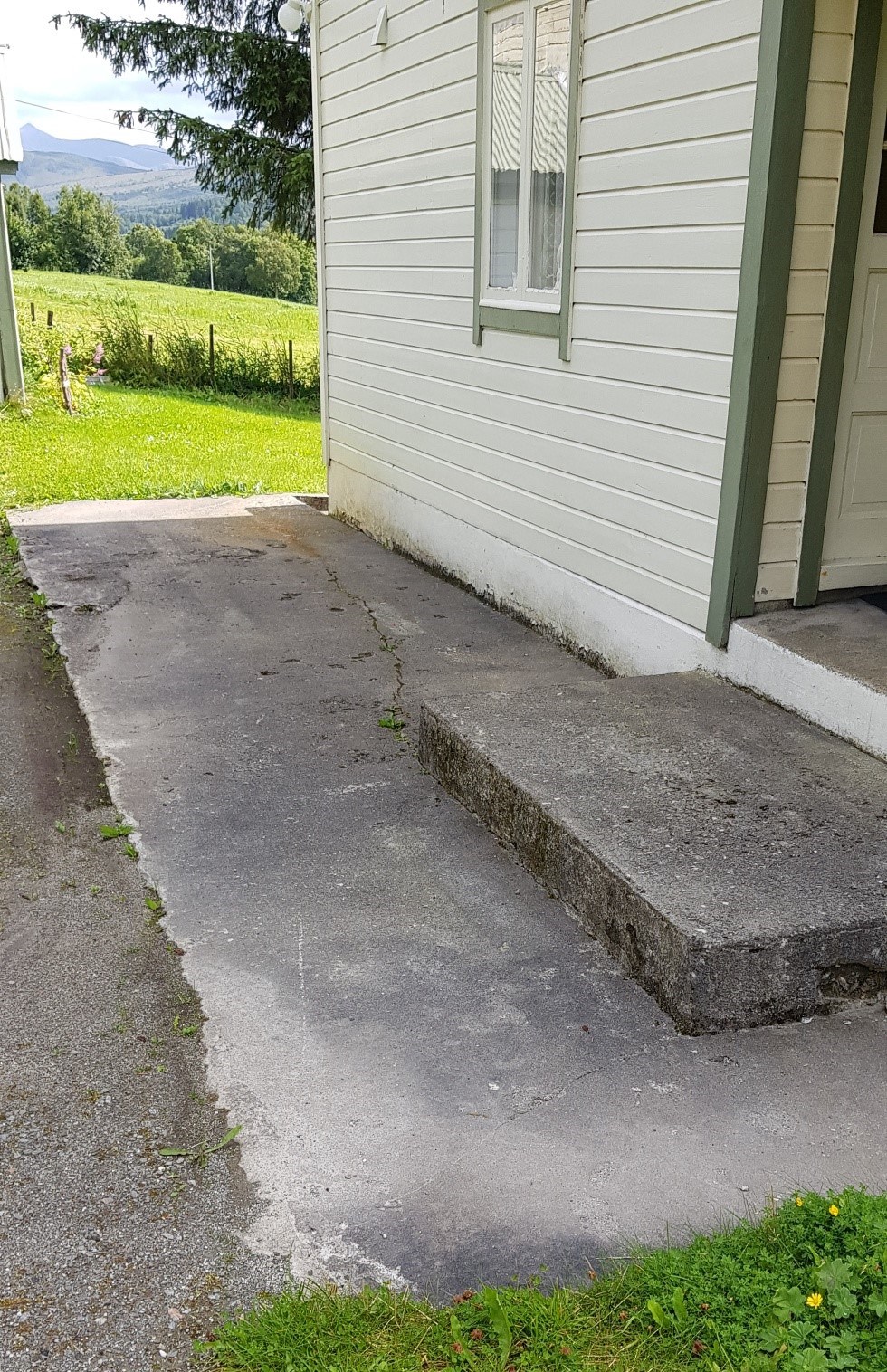 Gammel murplatting - reparasjon eller terrassebord? - Platting.jpg - kasperbo