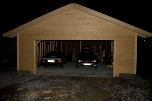 Min garasjeblogg, dobbel garasje 7x7m, W-takstol - ferdig-og-venter-på-port.jpg - byggebob