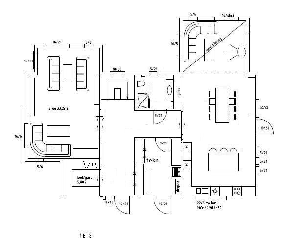 Hjelp - trenger tips til planløsningen - skal leveres kommunen/byggefirma straks - skisse fr pernille 1-etg.jpg - Bidda