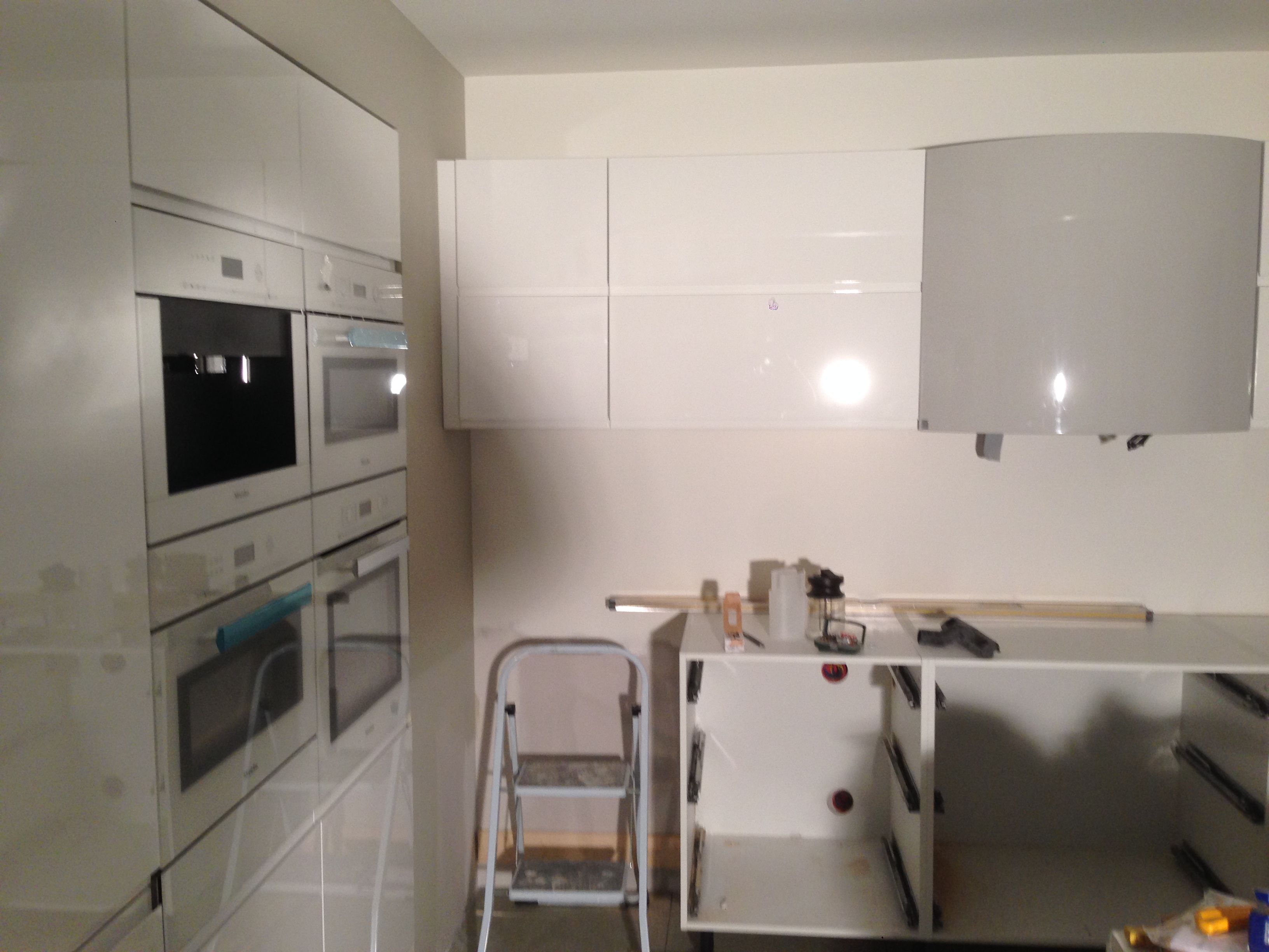 PROSJEKT #3 - Montere kjøkkenet, installere benkebelysning og støvsuger til brød - 2013-10-29 23.13.14.jpg - stefanvh