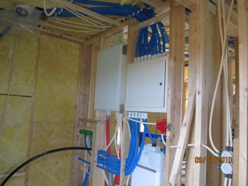 Besøk av elektriker - skap på vaskerom.jpg - Renesmee