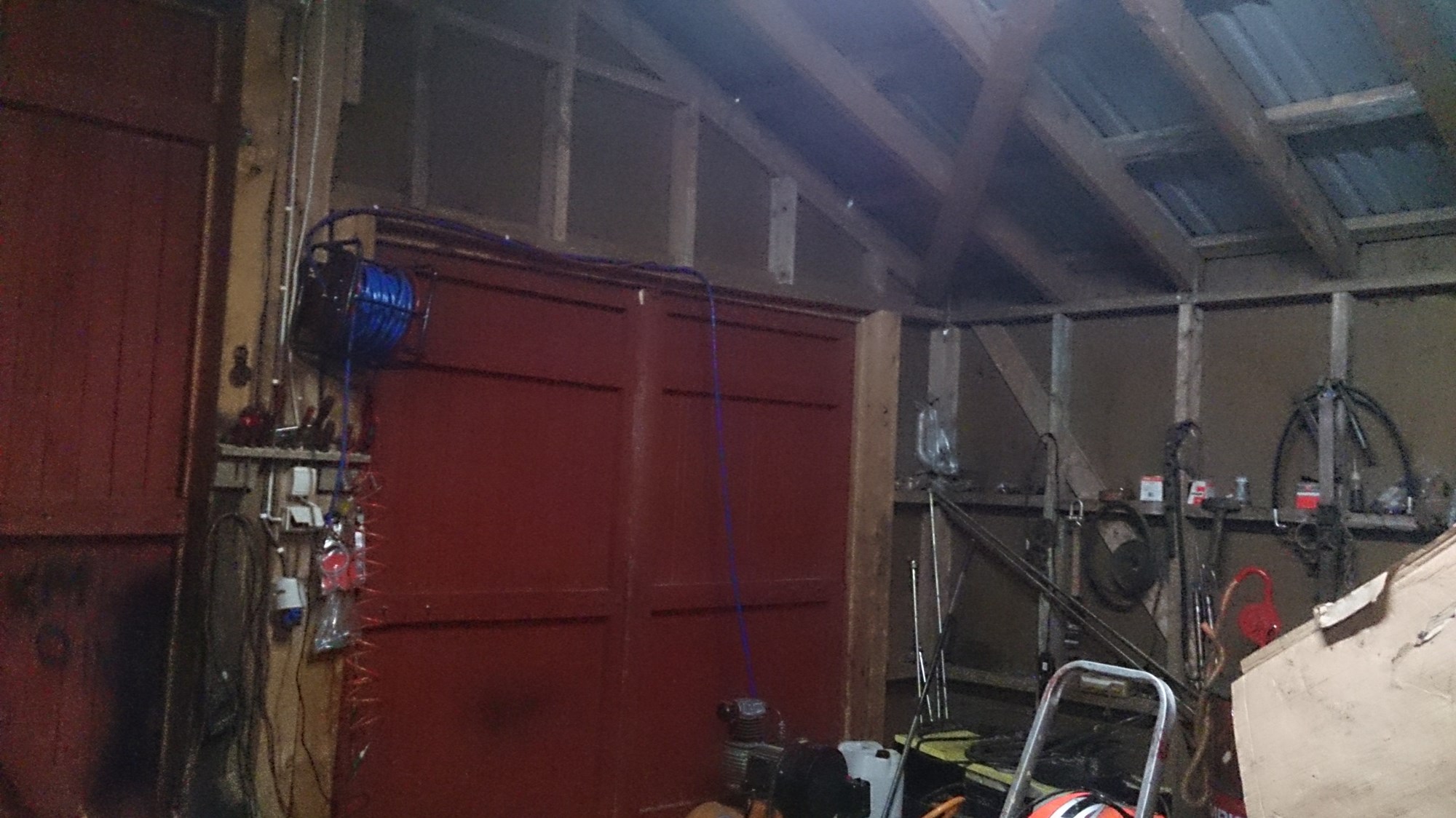 Isolere gammel garasje med bølgeblikk tak! -  - OlavMork