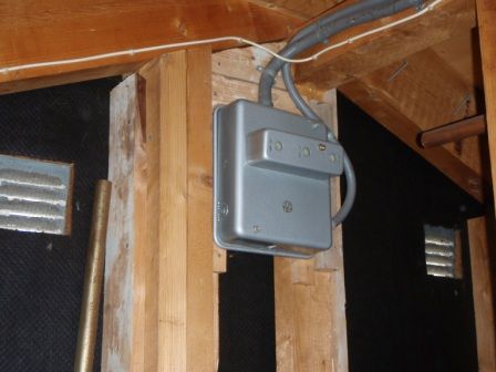 Isolere vegg bak inntakssikringer på loft - P5280041-komprimert.jpg - needlegun