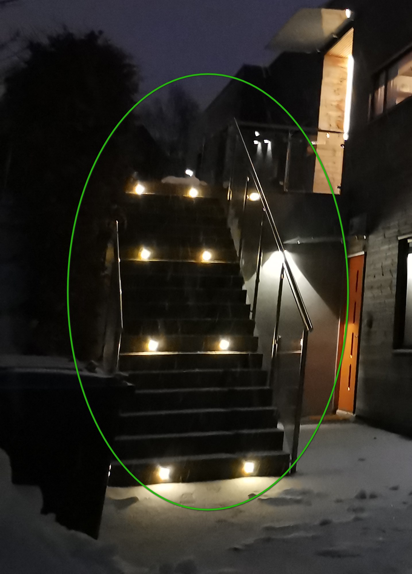 Trappelys - LED spotter i utvendig betong trapp - IMG_20190305.jpg - martinfd