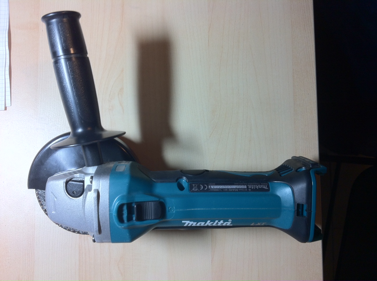 Makita Vinkelsliper 18V LXT BGA452 - bilde(1).JPG - regnep