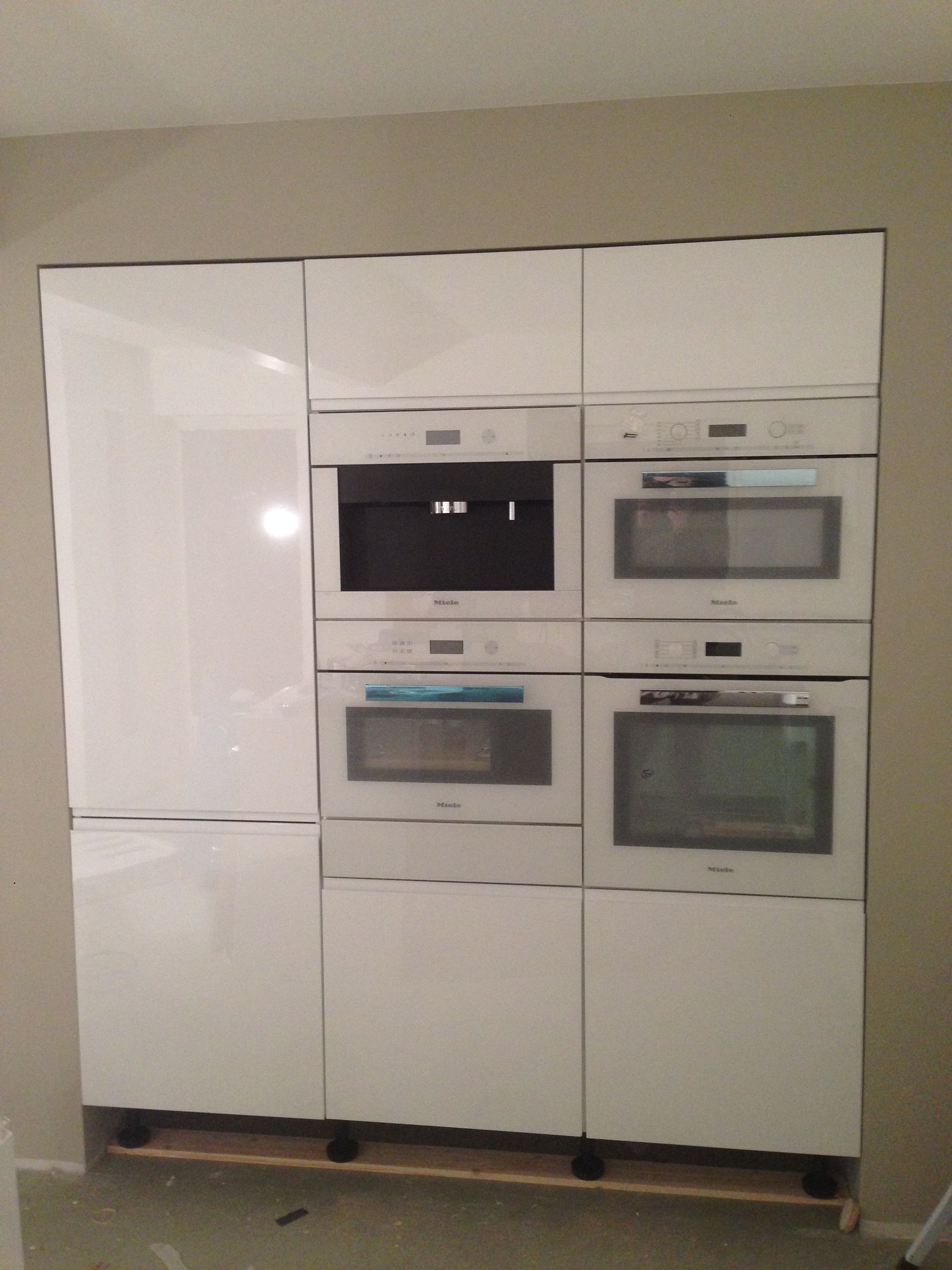 PROSJEKT #3 - Montere kjøkkenet, installere benkebelysning og støvsuger til brød - 2013-10-29 23.12.46.jpg - stefanvh