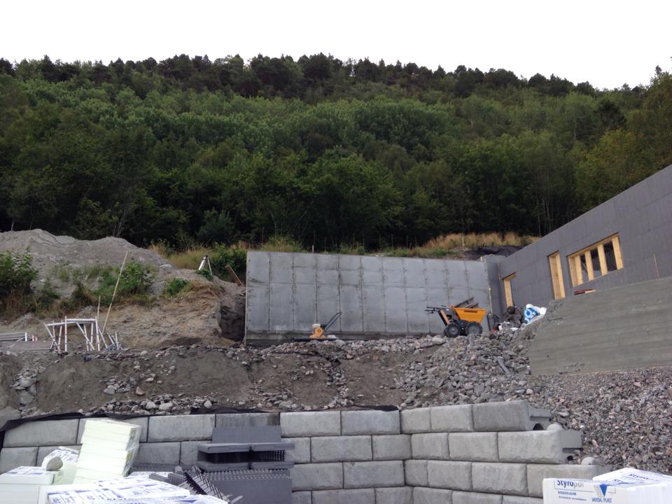 jzbig: vårt funkis prosjekt - Støttemur terrasse.jpg - jzbig