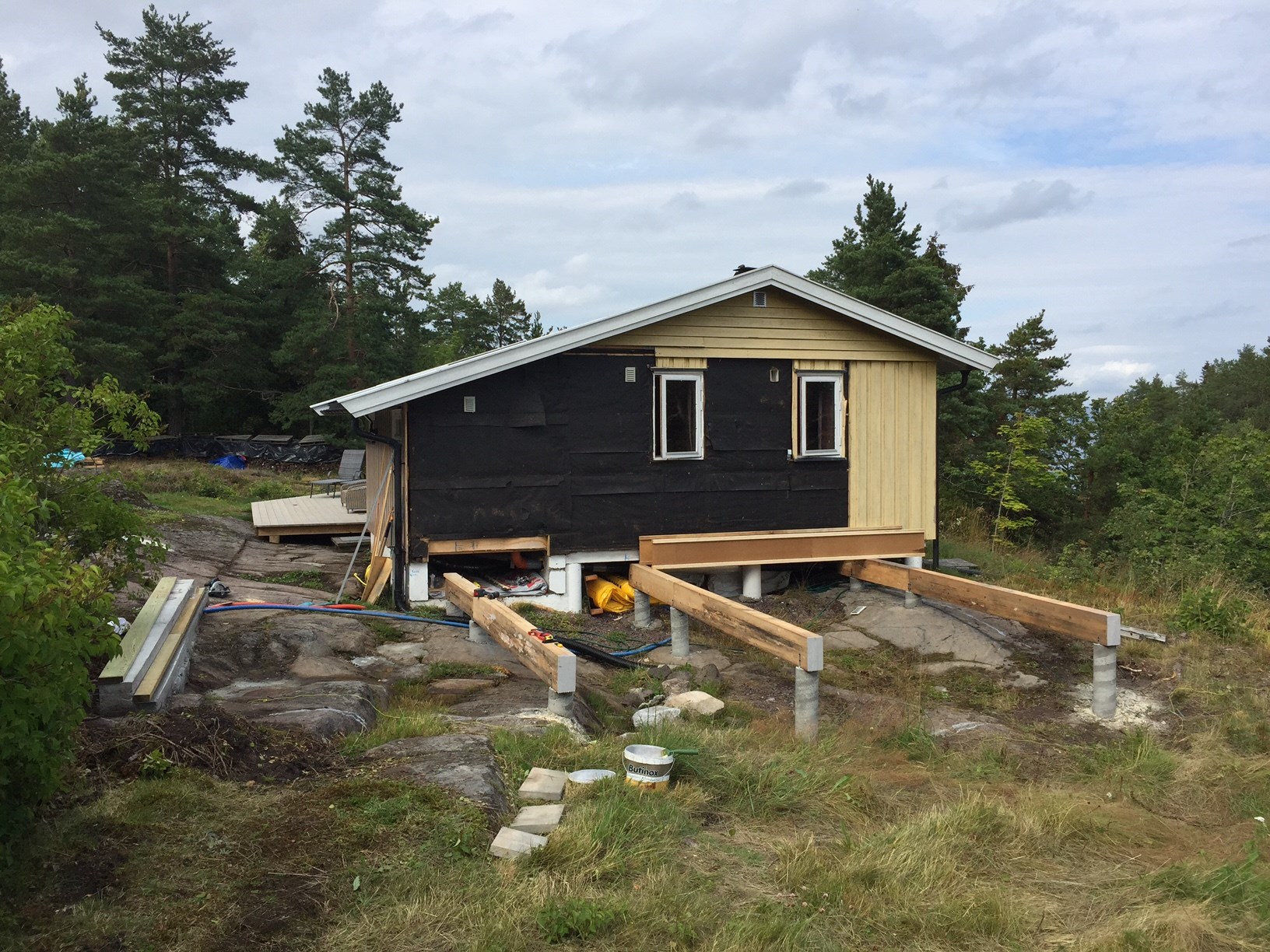 Bidda: tilbygg til hytta, Part 1 - 17 ferdig med fundament.JPG - Bidda