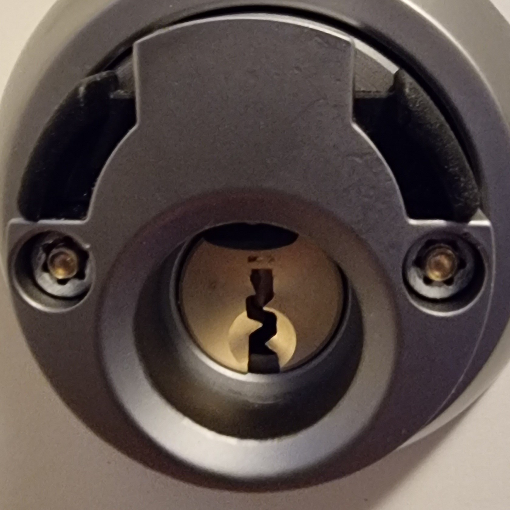 Hvordan demonterer jeg denne låsesylinderen? - låssylinder.jpg - JonB