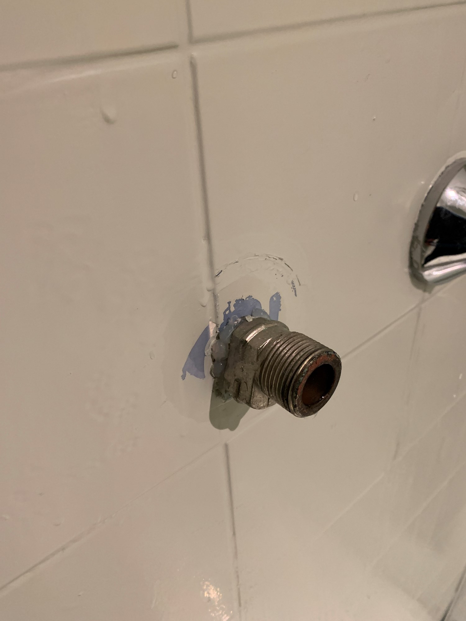 Lekkasje i vegg etter bytte av dusjbatteri fra 80tallet? ByggeBolig