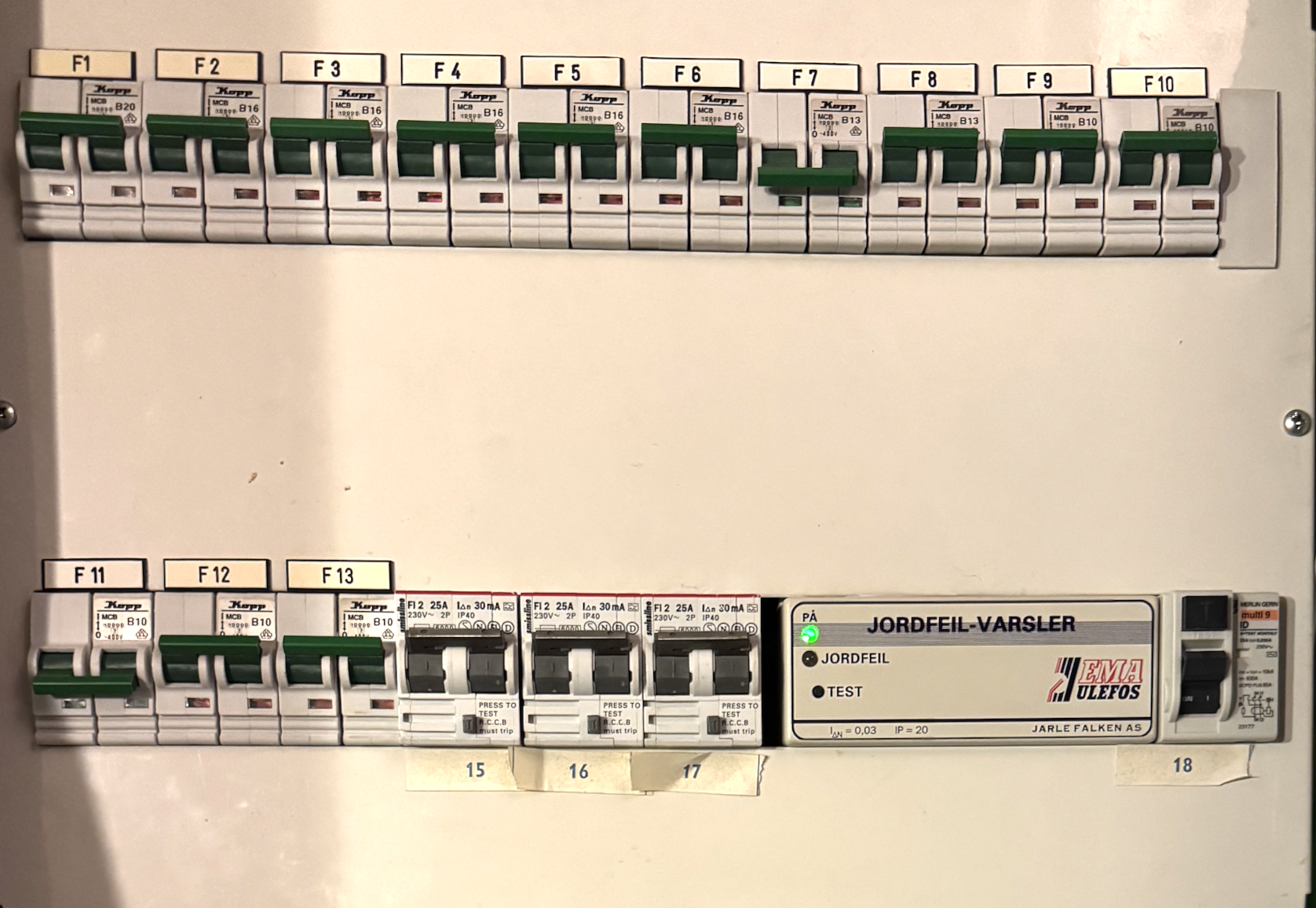 Jeg har fått byttet innmaten i sikringsskapet, ser det ok ut? - Skjermbilde 2024-12-09 kl. 17.39.19.png - JonB
