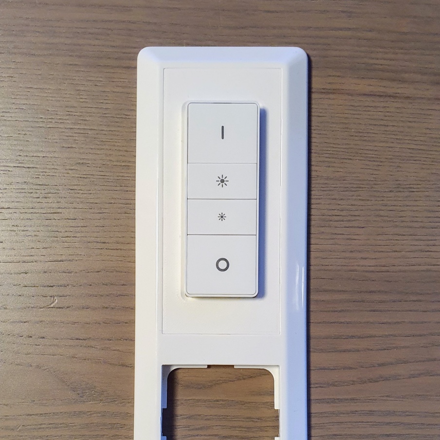 Finnes det rammer/kapper fra SG Armaturen som passer til Philips Hue, IKEA Trådfri eller andre smarte brytere? - elko-adapter-til-philips-hue-dimmer-switch.jpg - jsvassvik98