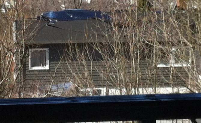 Vinden dro av taket på nabohuset. - tak_avrevet.jpg - cozmo