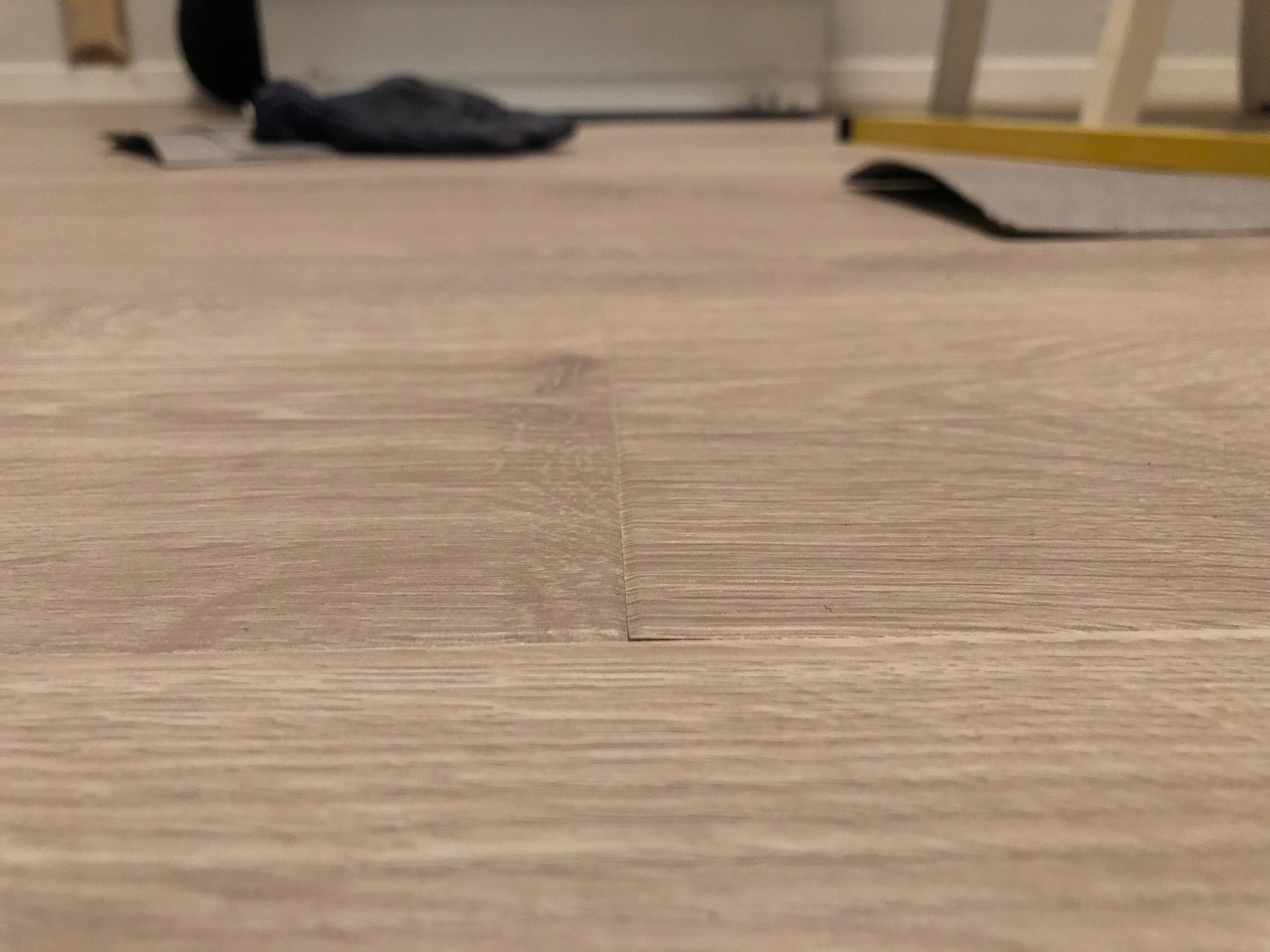 Skjevhet i gulv gir utslag under laminat legging - Hva kan gjøres? - IMG_2256.jpg - Logodesignerne