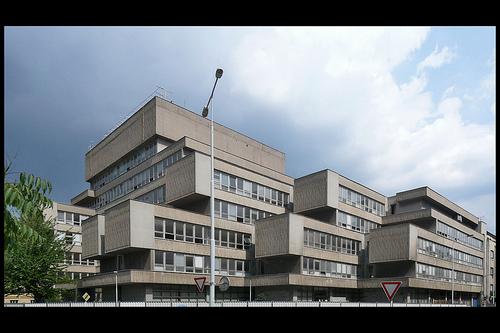 Arkitektur som uttrykksmiddel - brutalisme3.jpeg - incognito