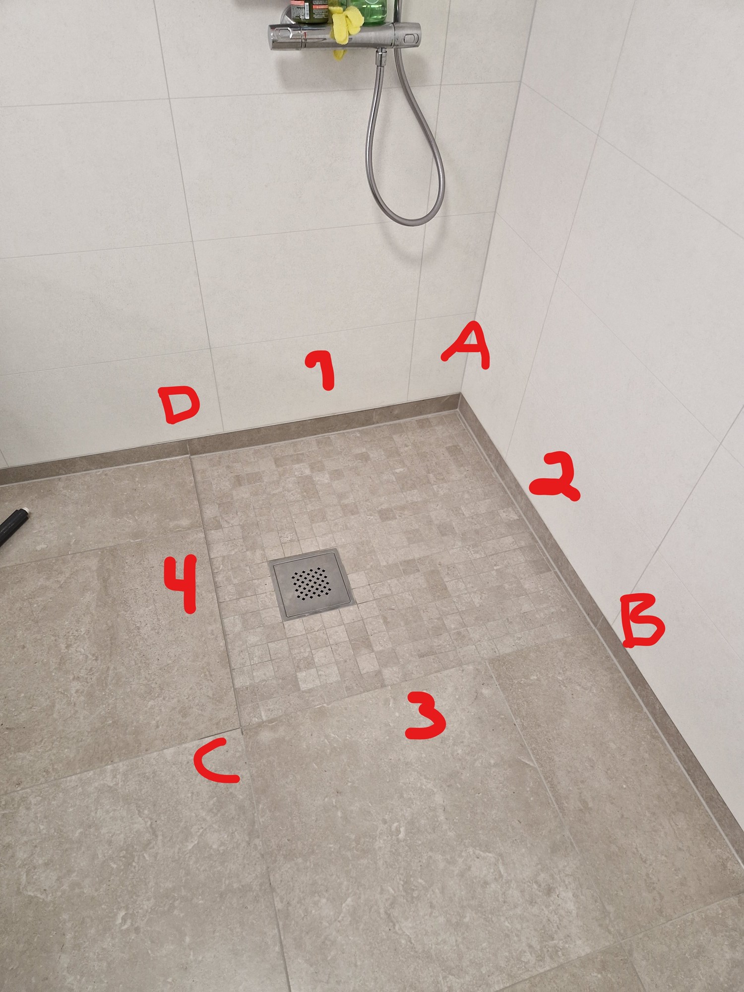 Godkjent fall i dusj og montering av dusjdører - Dusjhjørne 90x90.jpg - TordMagne_