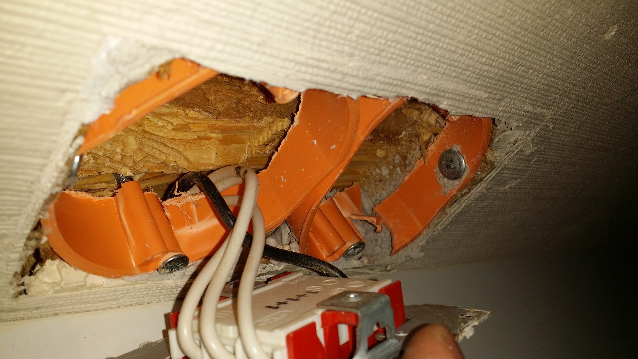 "jukseboks" lovligheten ved denne installasjonen - 20140313_193432.jpg - Veritas
