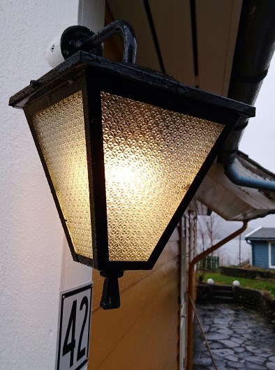 Utelykter i glass og metall - Stavanger jern - lampe (2).JPG - Sjalabais