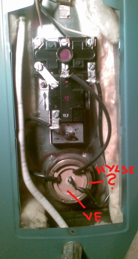 OSO 16RH-150 varmtvannsbereder: Hvordan få ut defekt varmeelement - oso_16RH-150_fra_1977_1500W_defekt_varmeelement.jpg - clink
