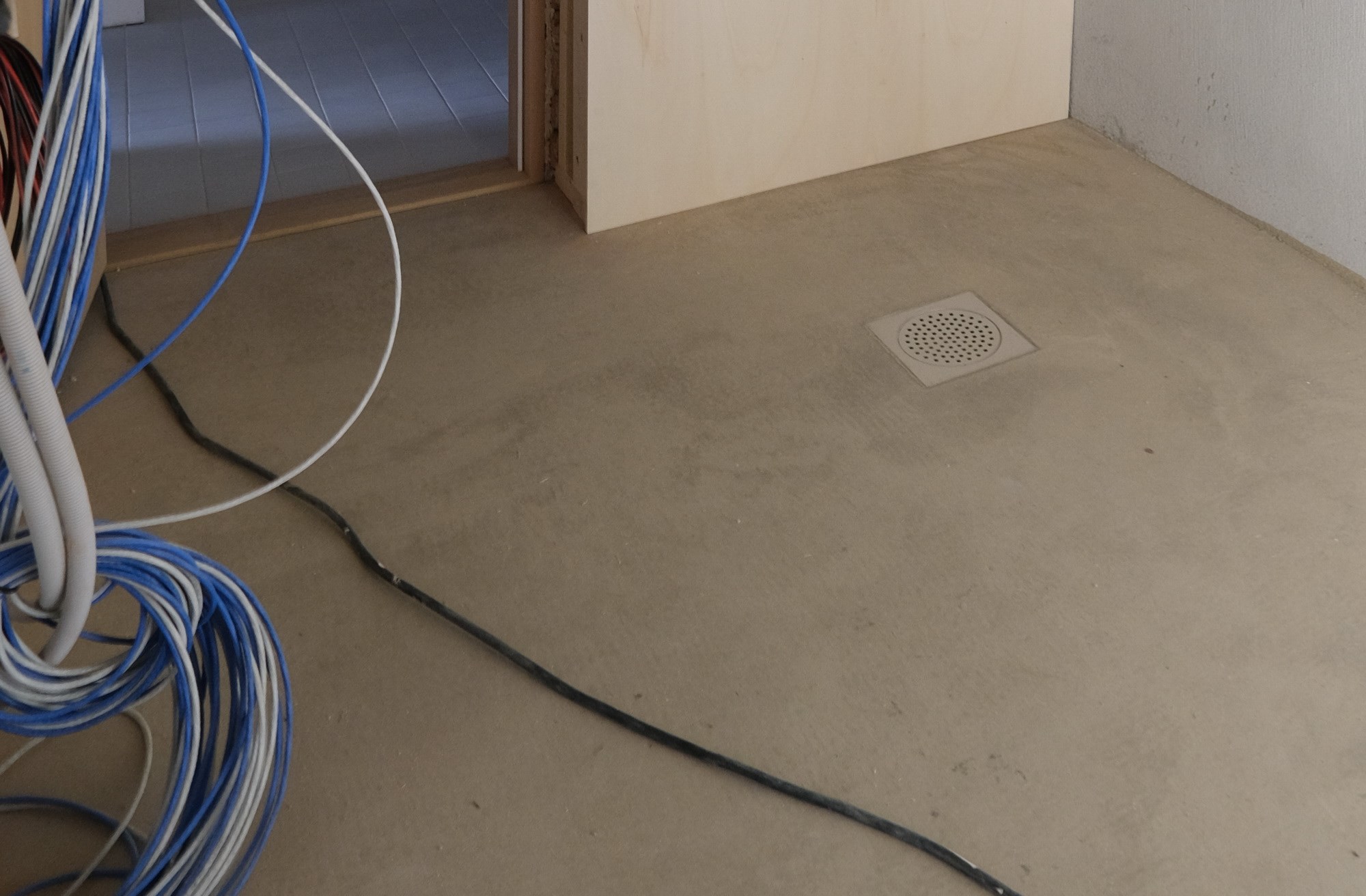 Male gulv på teknisk rom (renovering 60-tallshus) - diffusjonsåpent? - 2_nytt_gulv.JPG - axel