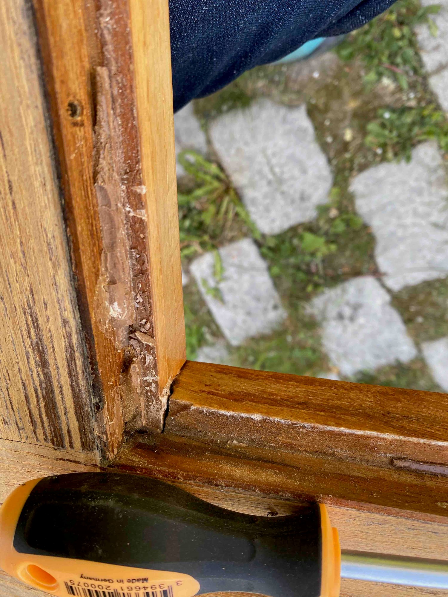 Fikse opp gammel terrassedør i teak - IMG_0152_lo.jpg - knutinh