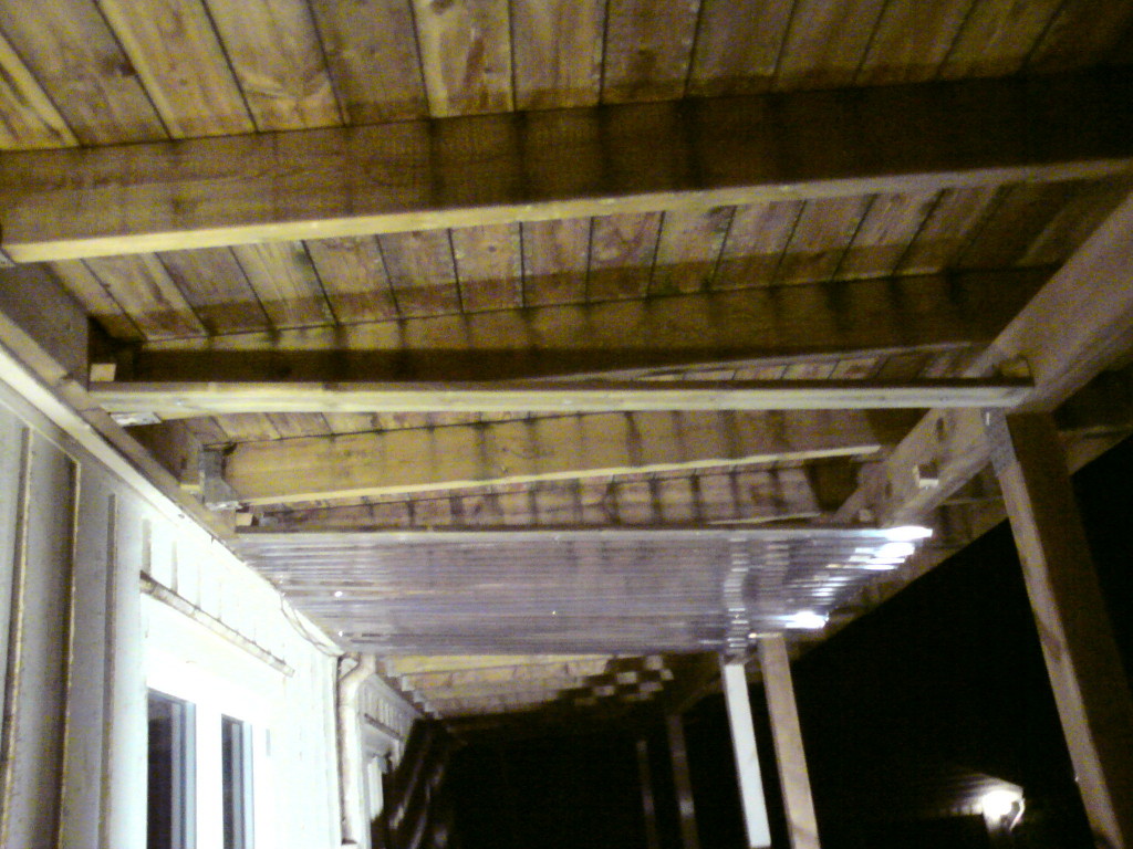 Avrenningsplater under veranda - bilde2.jpg - tiltiderfornøye