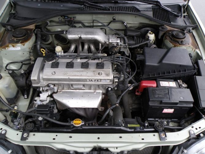 Selges: Toyota Avensis 1,8 - Lav km, servicehefte - Driftsikker byggebil? - Motor2.jpg - Jafo