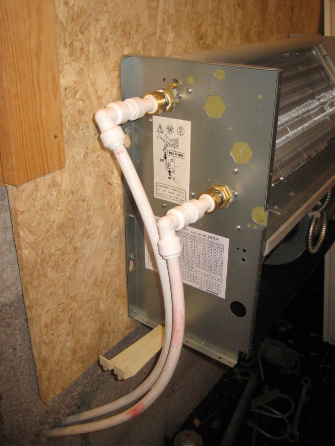 Bidda: Oljefyr ut - inn med Alpha-InnoTec væske-vann varmepumpe - 83 tilkobling vk.jpg - Bidda