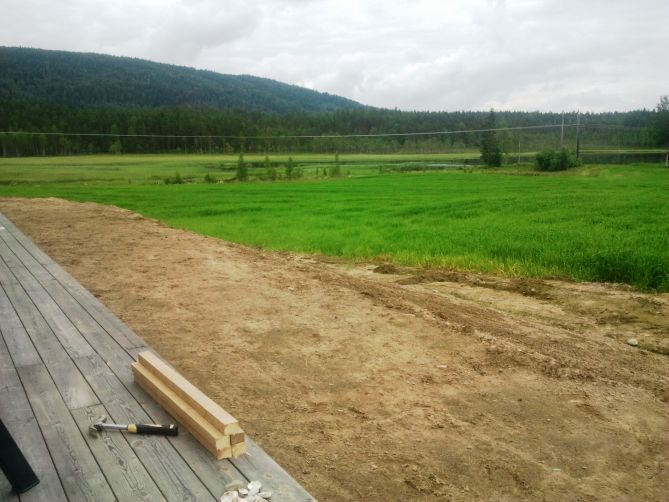 Avgrense hekk til shingel vei rundt huset - Foto0600.jpg - svendsrud