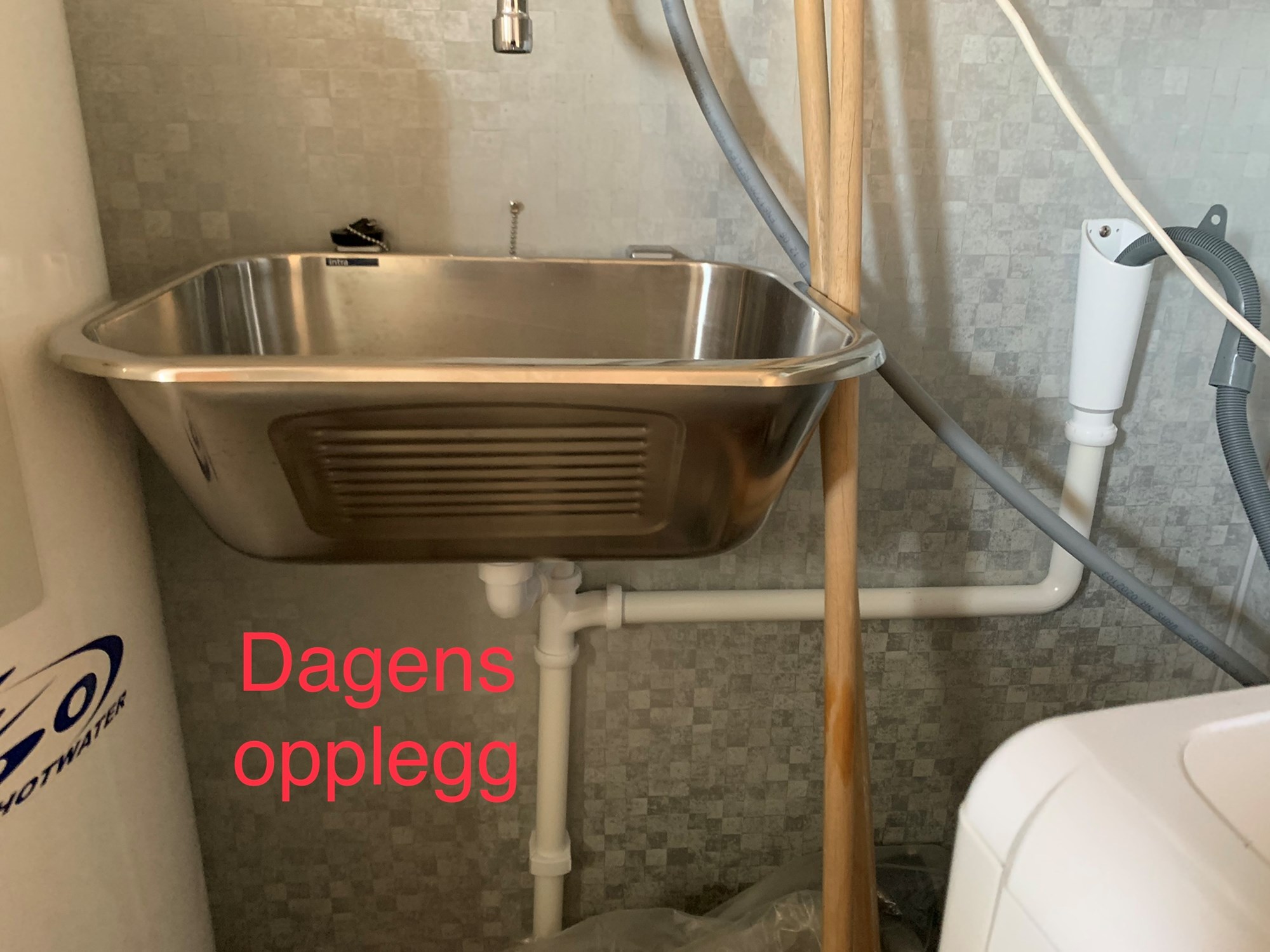 Flytte avløp til vaskemaskin. Standard dimensjoner? - 77BED845-E1AB-4D61-8195-CB0442FD278B.jpeg - Gullars