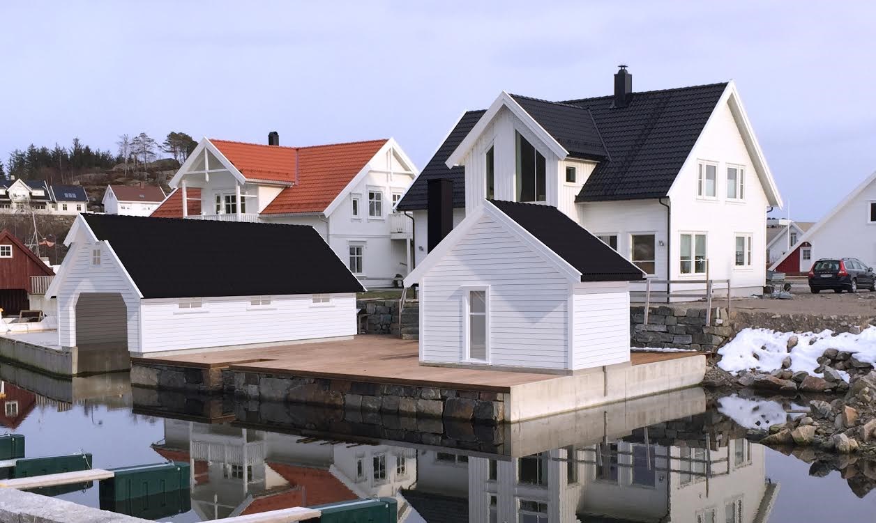 Edvin: Moderne Sørlandsidyll - brygge og båthus i hagen - e122b583-9850-4acb-8f32-62dc3bc847a7.jpg - Edvin