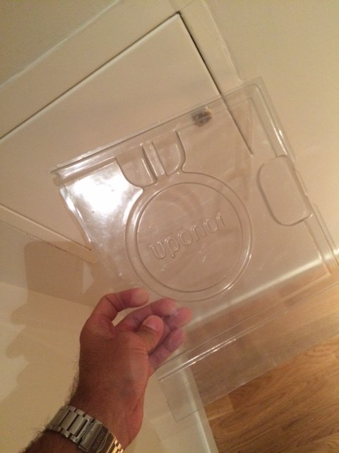 Plastdeksel i fordelerskap? - IMG_1790.JPG - liern