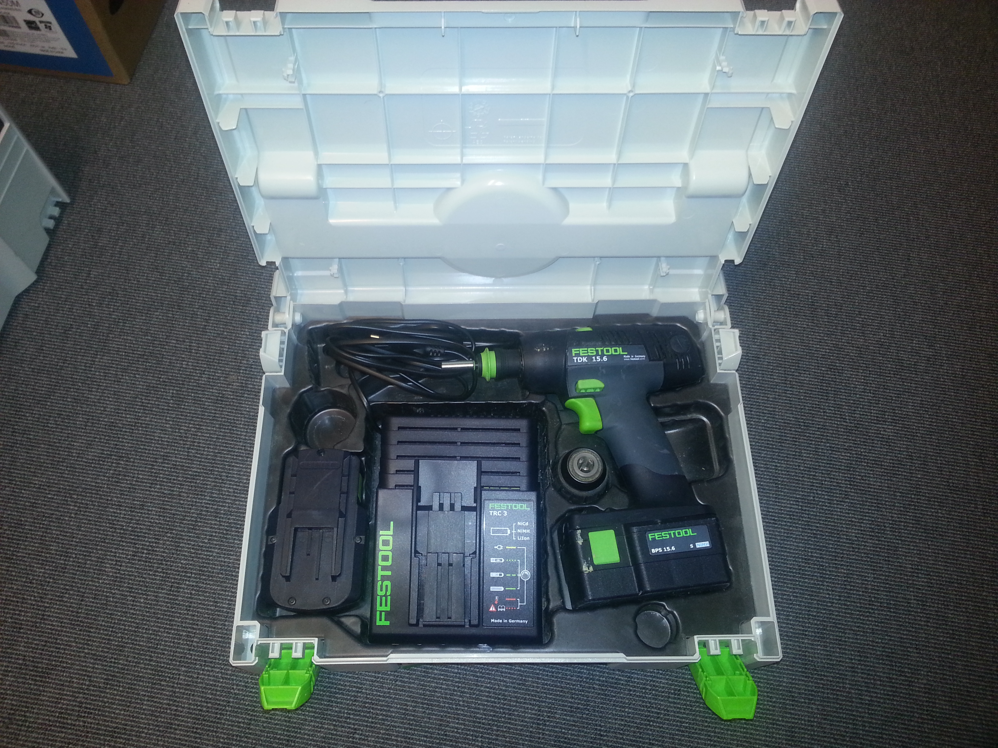 Hva kan man få for en pent brukt Festool batteridrill? - festool.jpg - This is David