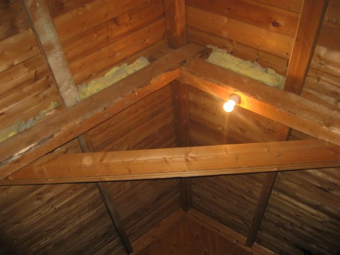 Nybegynner skal isolere og innerede loft fra 1931 - IMG_2636 (Medium).jpg - Twinflower