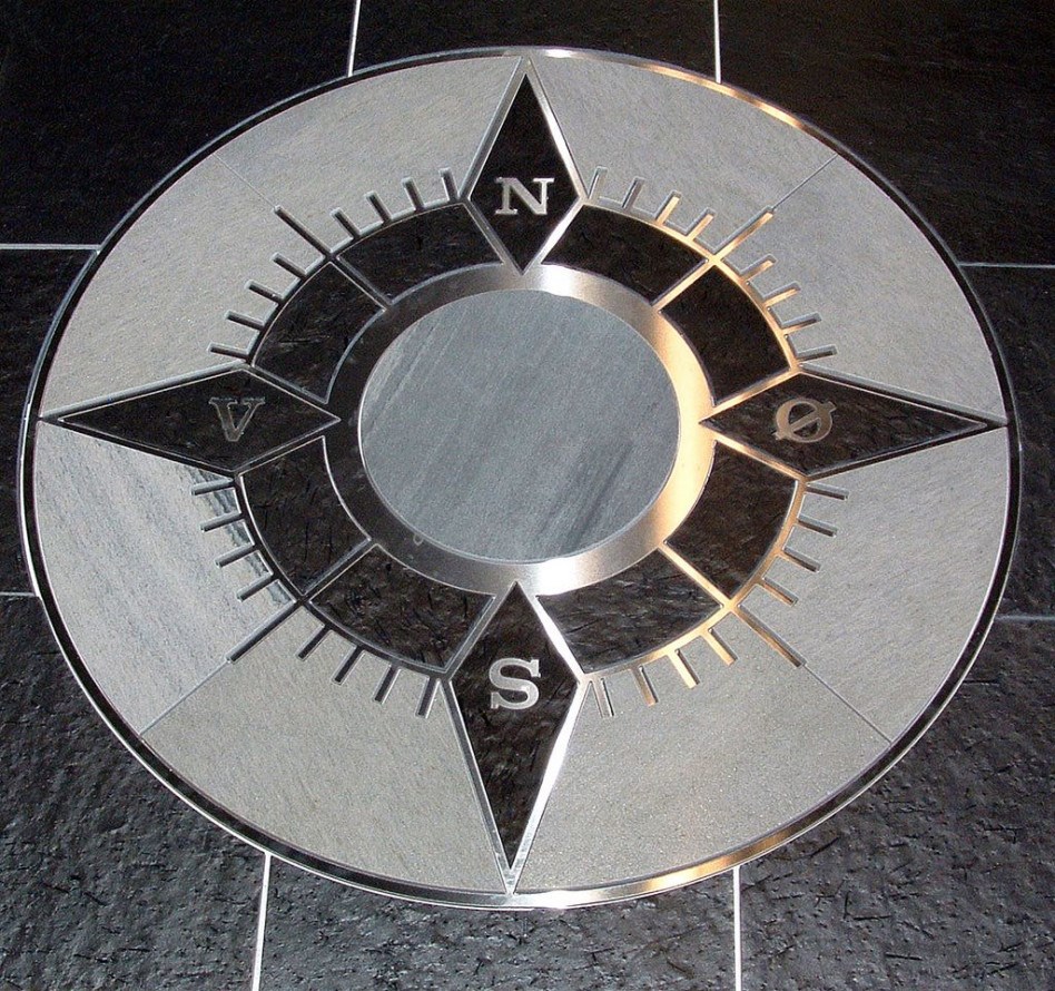 Kompass rose fliser? - img-d1df05344bf2f97d42d3b0721a327741.jpeg.jpg - 1968hus