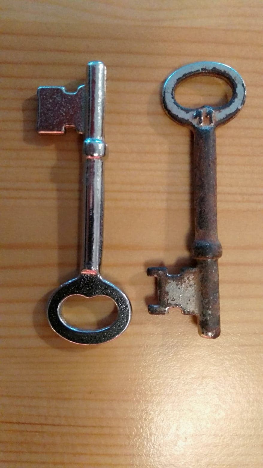 Nøkkel til dør fra 1933 er forsvunnet -  mulig å ta ut låsen og gå til låsesmed? - Nøkler til dør fra 1933.jpg - Abelo