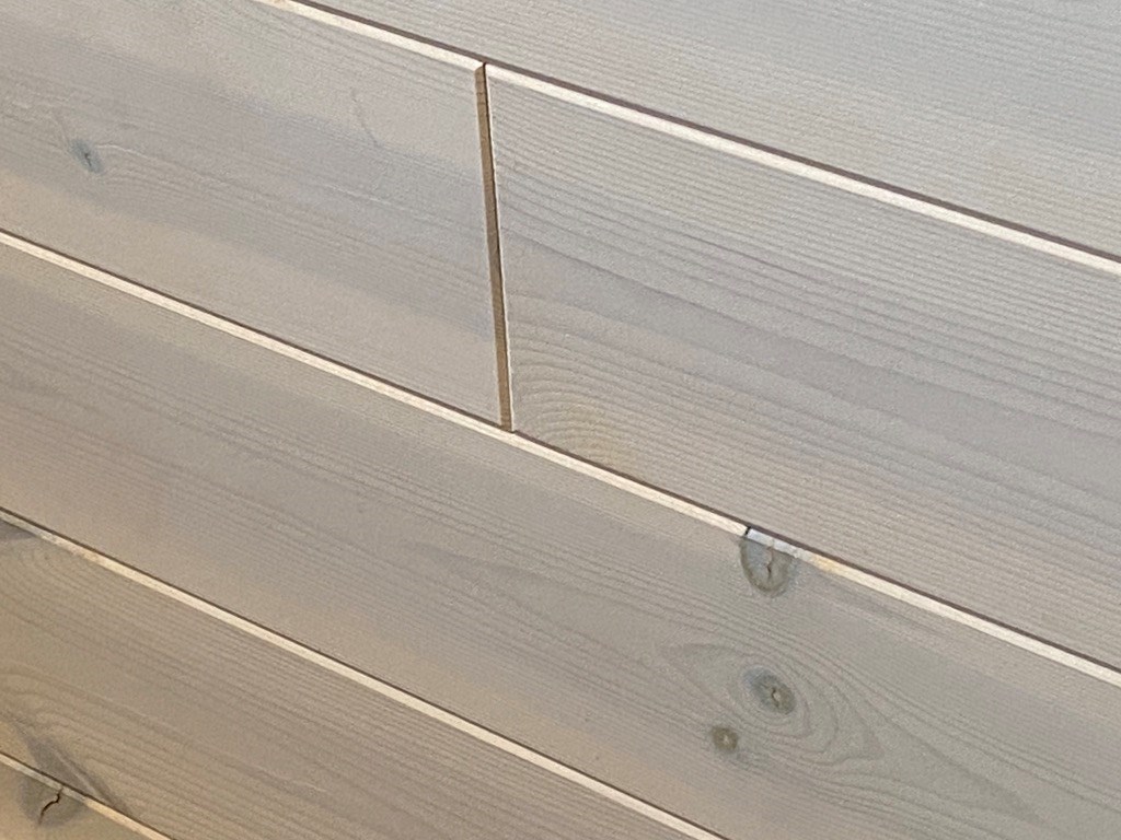 Vet noen hvilken veggpanel dette er? - 34890339-EECA-4F98-868C-A9C6591CF61F_1_105_c.jpeg - BjørnHJ