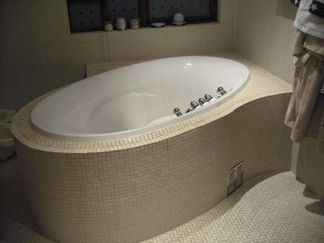 Erfaring med innbygging av badekar? - IMG_3139.jpg - gnom