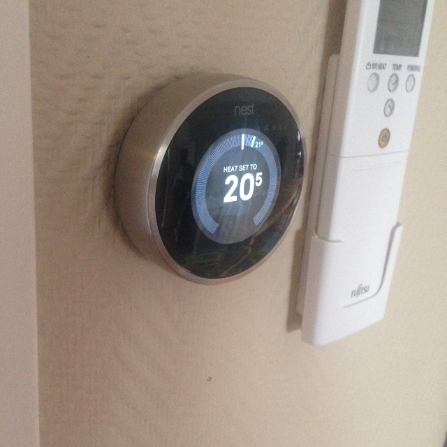 Ny termostat fra designeren av iPOD - nest_termostat.png - hro