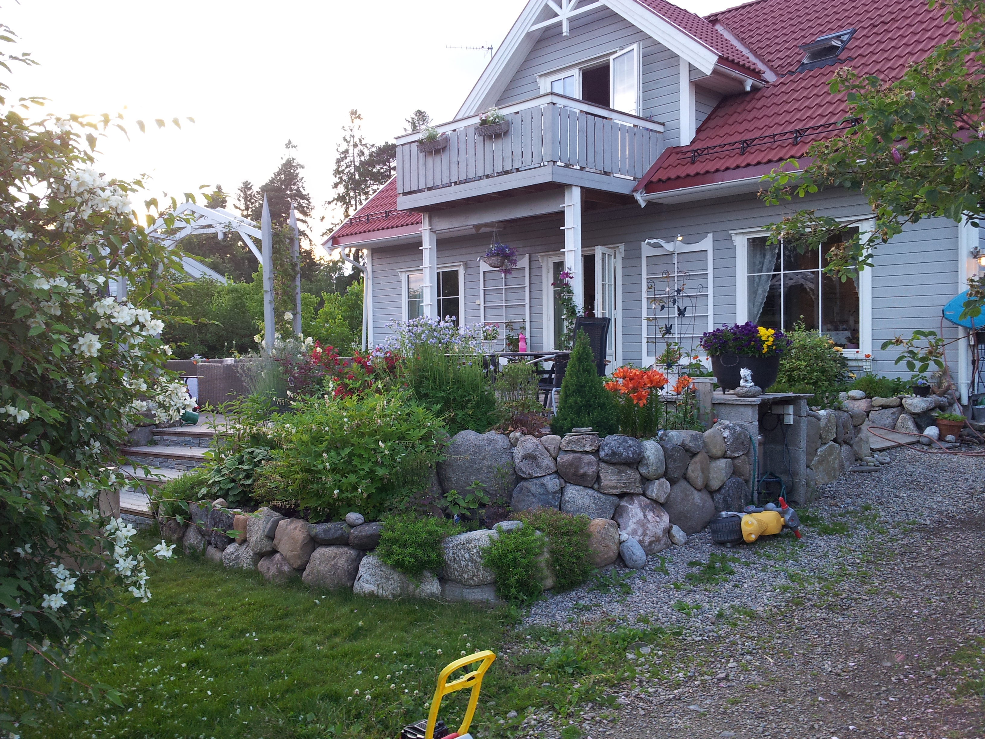 Vis meg din flotte terrasse/veranda - IMG_20120702_213614.jpg - Kyrre.H