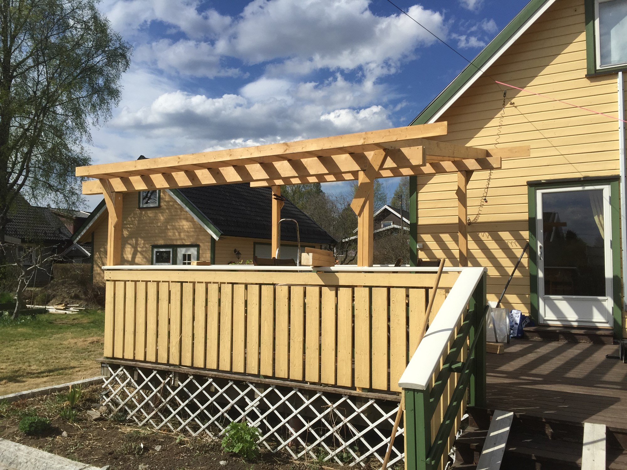 Miniprosjekt: Overbygg på veranda - 2018-05-10 15.15.57.jpg - frodes