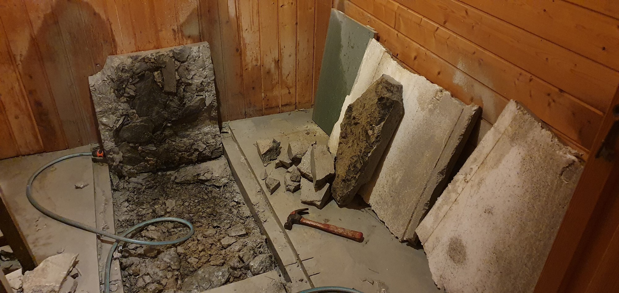 Må hugge opp kjellergulv for å legge nytt avløp, kan jeg bruke betongen på nytt? - kjellergulv.jpg - HelgeO