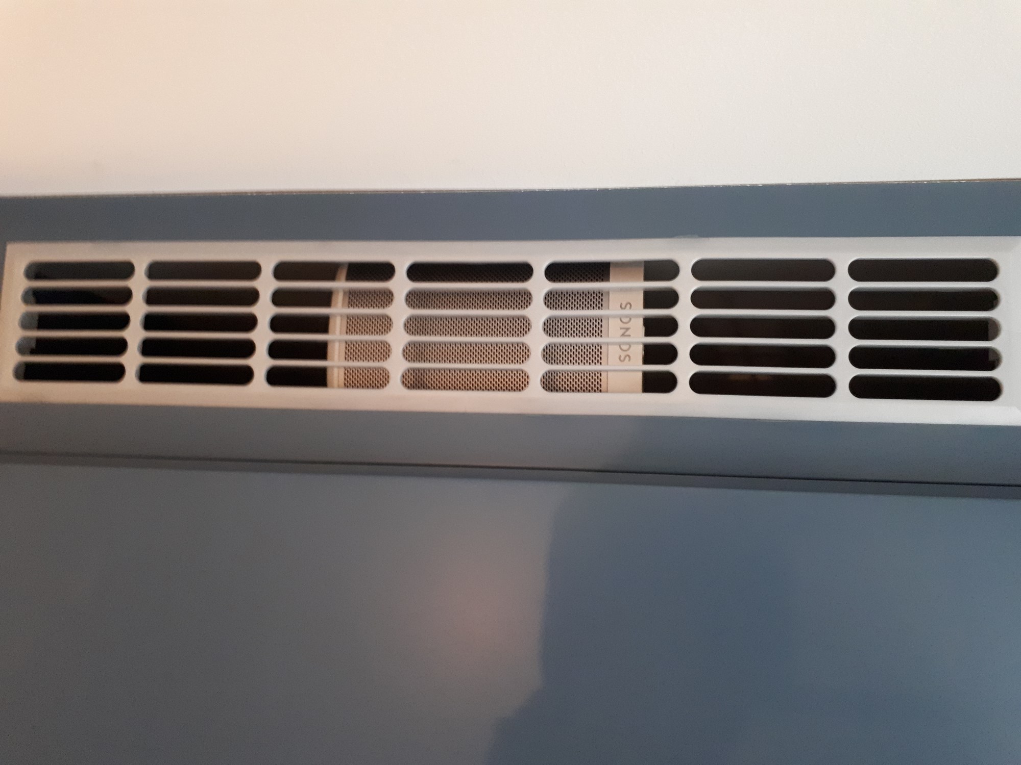 Sonos bak luftspalte til innebygget kjøleskap - 20180115_134730.jpg - Sean Angus