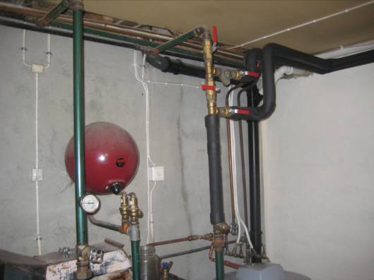 baltazar: Installasjon av Alpha Innotec luft-vann varmepumpe - rørføring2.jpg - baltazar
