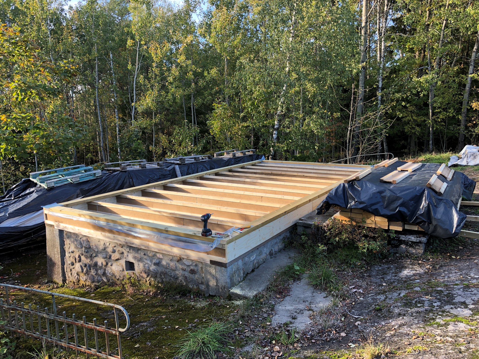 Bidda bygger anneks på hytta 2018-2019 - 14.JPG - Bidda