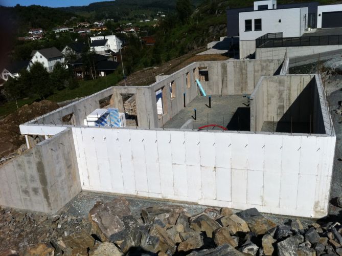 Byggedrømmen skal realiseres - Funkisbolig i betong - bilde 3.jpg - Naits82