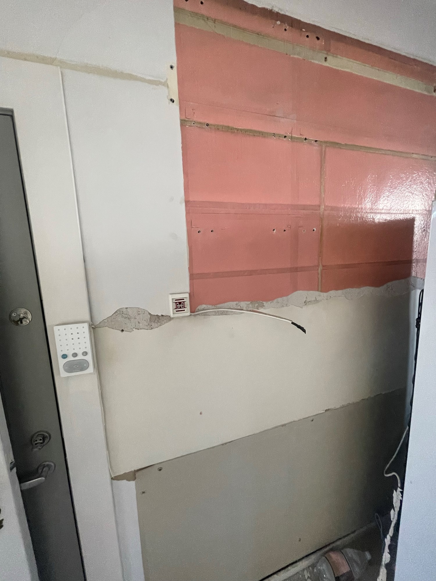 Renovere vegger på gammelt kjøkken - IMG_8100.JPEG - 100Tomler