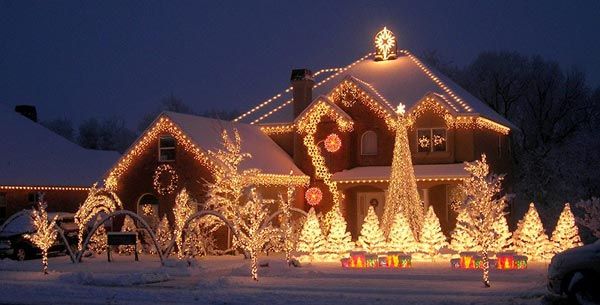 Utelys for smarthus, bus-løsninger? - house-christmas-lights.jpg - KE