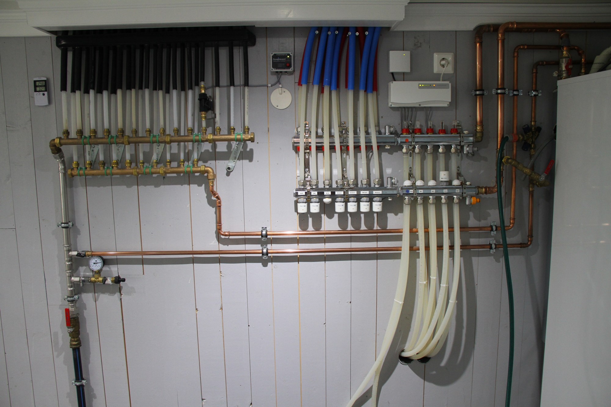 Sanipex tappevannsystem i garasje m/ leiligheter - 49124845-A9D6-498E-903E-8E537431E869.jpeg - olechrd