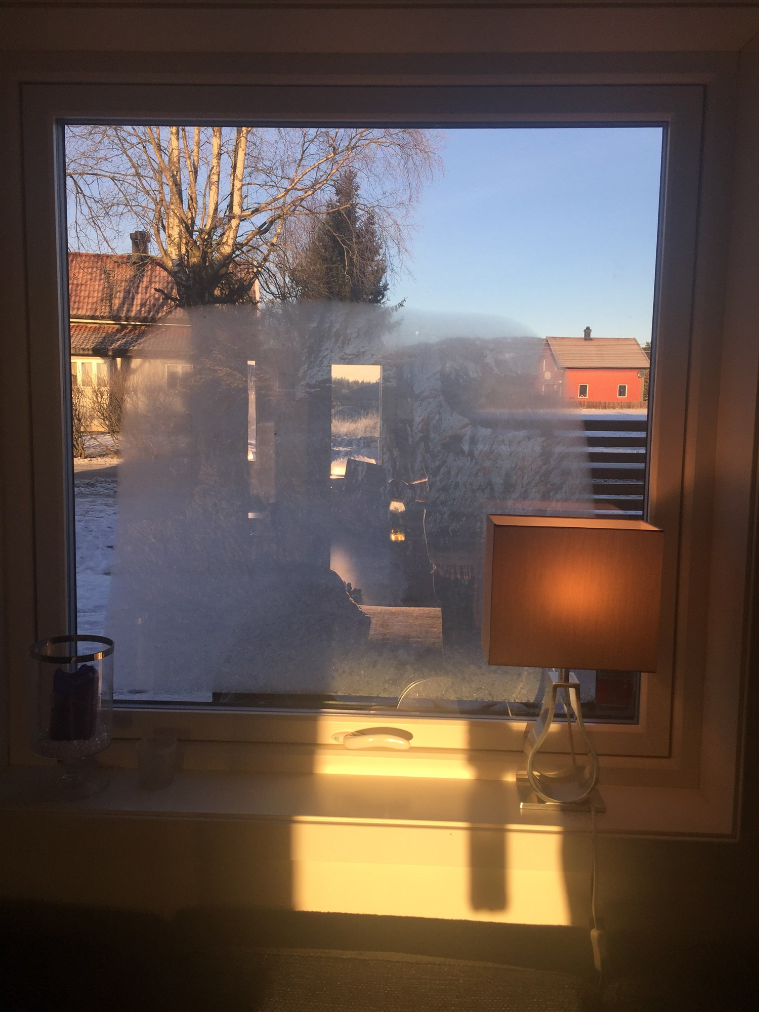 Nytt hus - hvorfor dugg/frost på utsiden av vinduene? -  - laumb